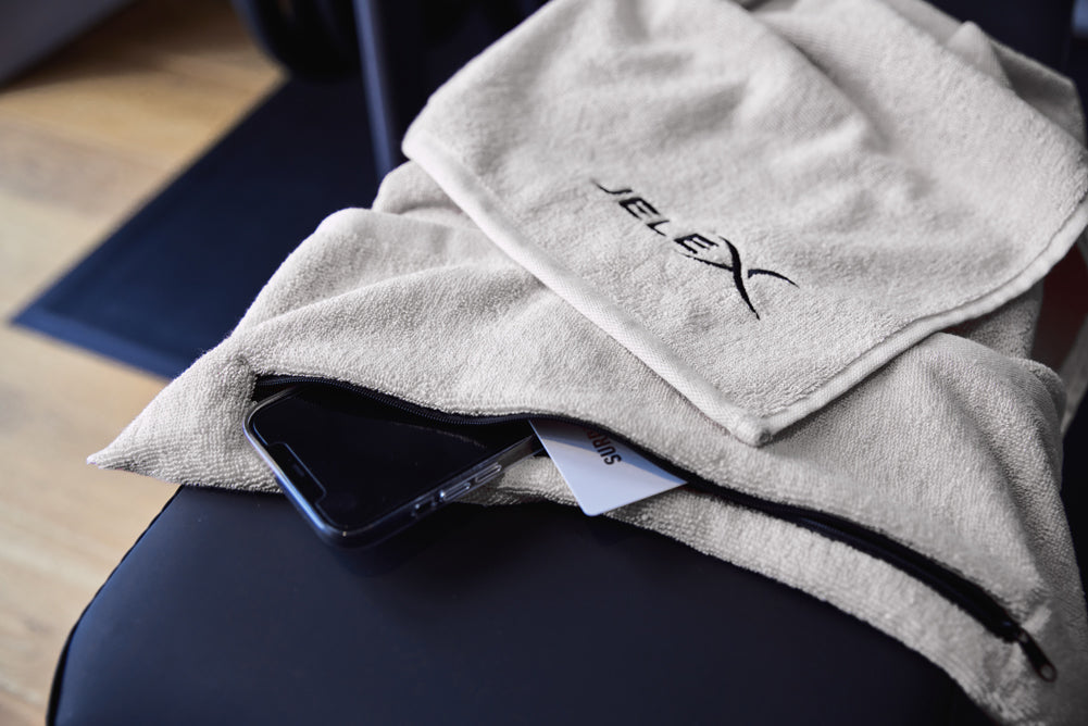 JELEX "100FIT" Fitness Handtuch mit Zip-Tasche grau